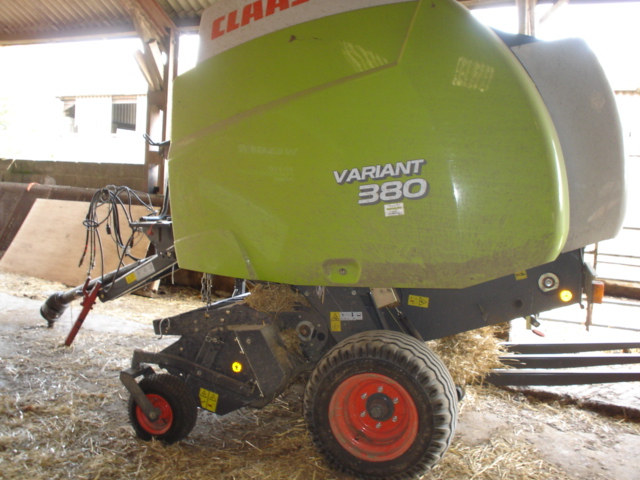 Claas 380 Baler